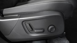 2025 (25) VOLVO XC40 2.0 B3P Plus Dark 5dr Auto 4784899