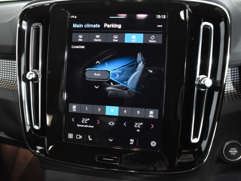 2025 (25) VOLVO XC40 2.0 B3P Plus Dark 5dr Auto 4784891