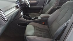 2025 (25) VOLVO XC40 2.0 B3P Plus Dark 5dr Auto 4784863