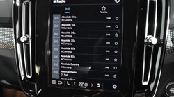 2025 (25) VOLVO XC40 2.0 B3P Plus Dark 5dr Auto 4784890