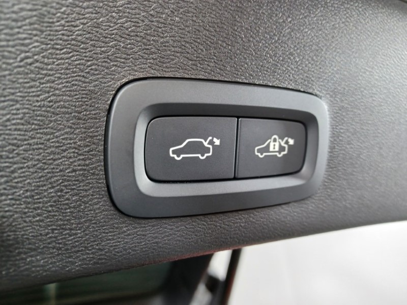 2025 (25) VOLVO XC40 2.0 B3P Plus Dark 5dr Auto 4784872