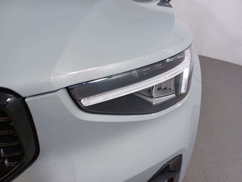 2025 (25) VOLVO XC40 2.0 B3P Plus Dark 5dr Auto 4784885