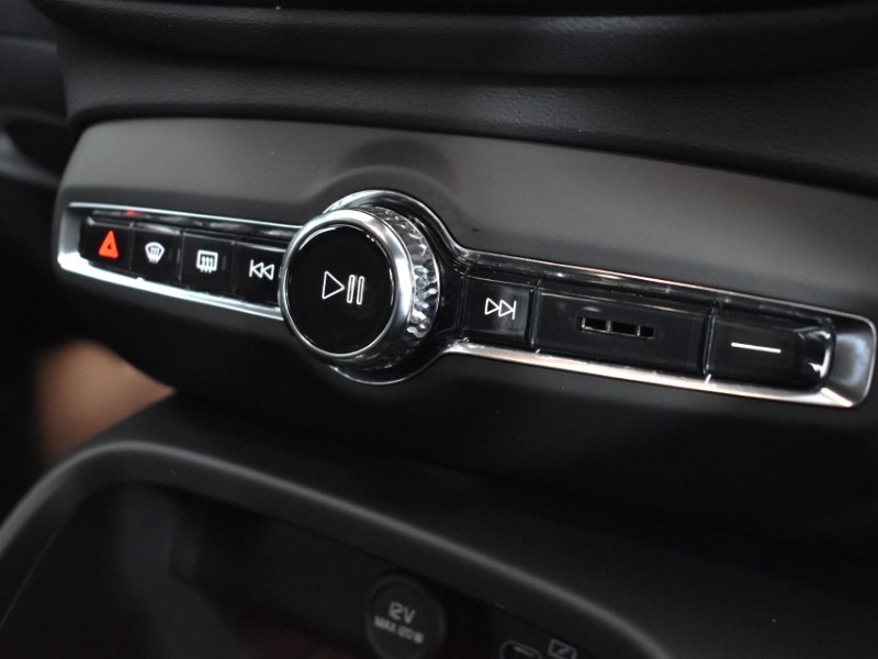 2025 (25) VOLVO XC40 2.0 B3P Plus Dark 5dr Auto 4784895