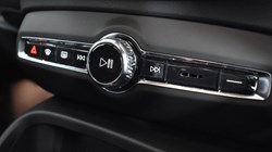 2025 (25) VOLVO XC40 2.0 B3P Plus Dark 5dr Auto 4784895