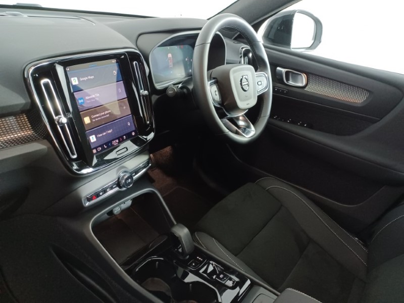 2025 (25) VOLVO XC40 2.0 B3P Plus Dark 5dr Auto 4784864