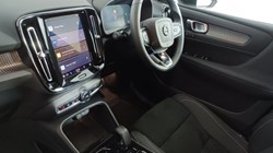 2025 (25) VOLVO XC40 2.0 B3P Plus Dark 5dr Auto 4784864