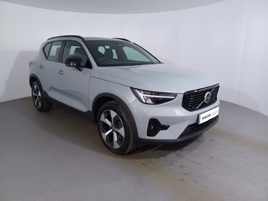 2025 (25) VOLVO XC40 2.0 B3P Plus Dark 5dr Auto