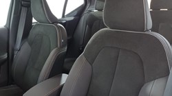 2025 (25) VOLVO XC40 2.0 B3P Plus Dark 5dr Auto 4784865