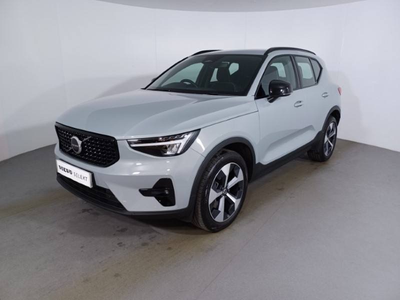 2025 (25) VOLVO XC40 2.0 B3P Plus Dark 5dr Auto 4784852