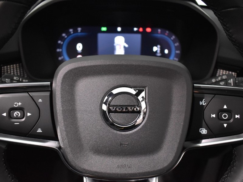 2025 (25) VOLVO XC40 2.0 B3P Plus Dark 5dr Auto 4784888