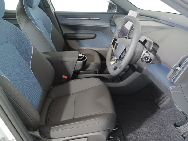 2025 (25) VOLVO EX30 200kW SM Extended Range Plus 69kWh 5dr Auto 4304956