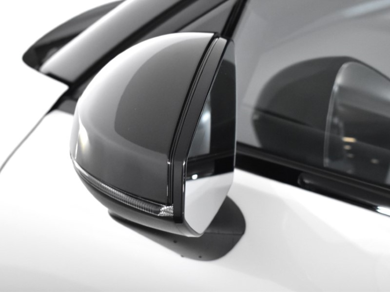 2025 (25) VOLVO EX30 200kW SM Extended Range Plus 69kWh 5dr Auto 4304976