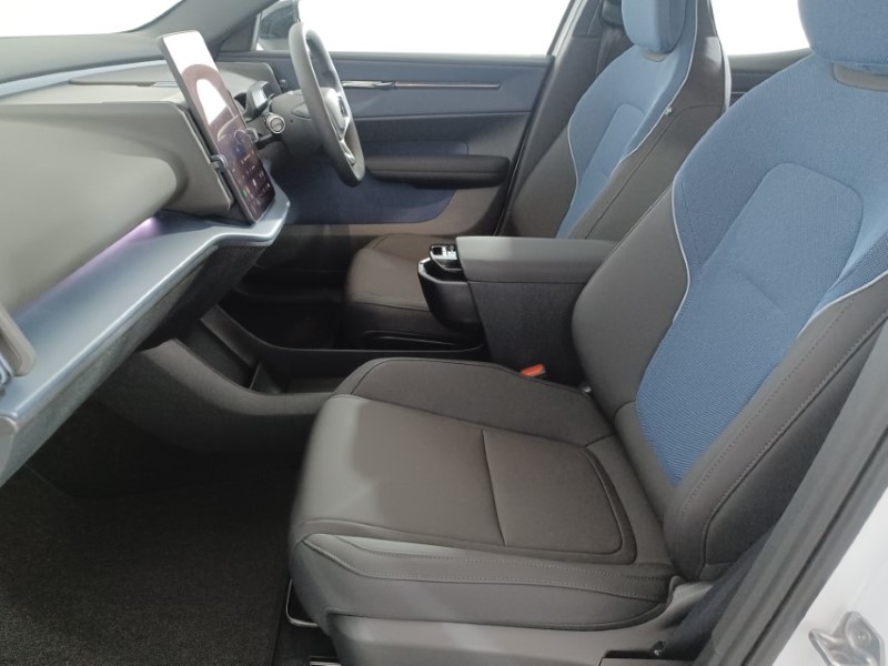 2025 (25) VOLVO EX30 200kW SM Extended Range Plus 69kWh 5dr Auto 4304967