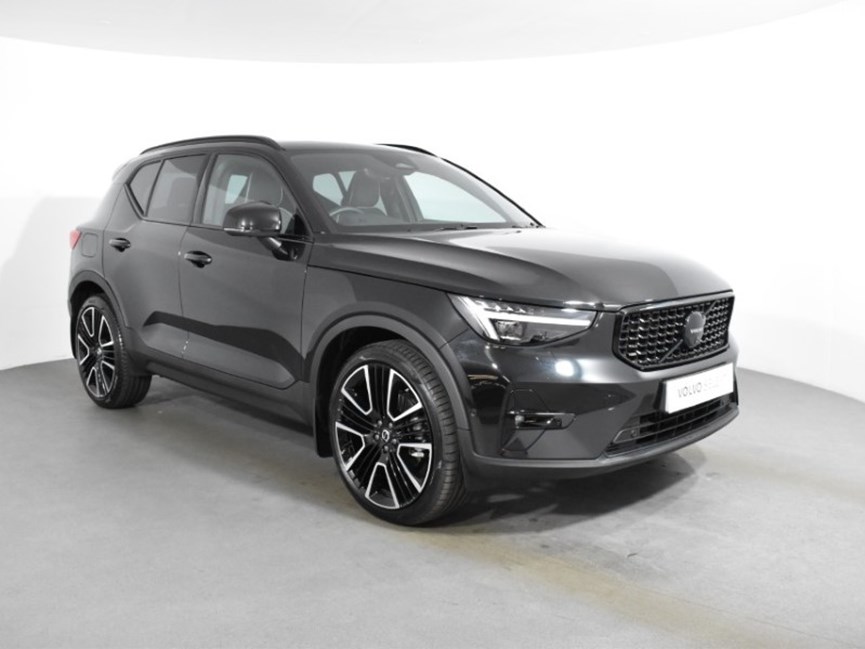 2025 (25) VOLVO XC40 2.0 B4P Ultra Black Edition 5dr Auto
