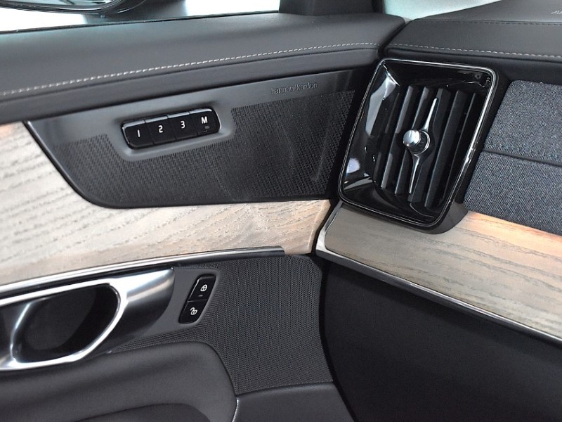 2025 (25) VOLVO XC90 2.0 T8 [455] RC PHEV Plus Dark 5dr AWD Geartronic 4459119