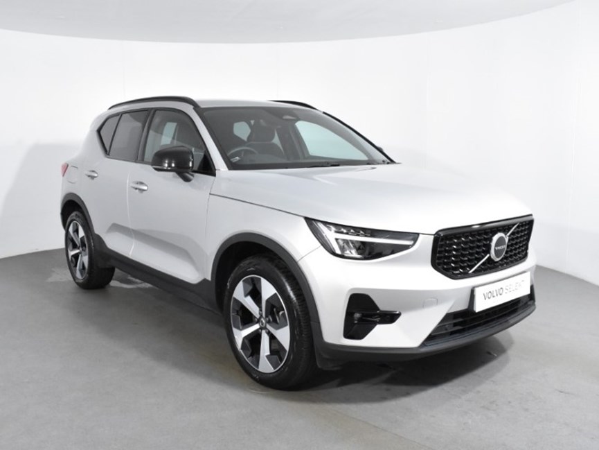 2024 (74) VOLVO XC40 2.0 B3P Plus Dark 5dr Auto