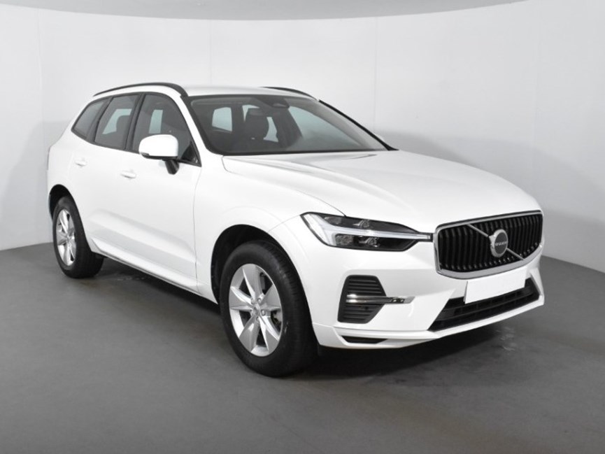 2022 (22) VOLVO XC60 2.0 B5P Momentum 5dr AWD Geartronic