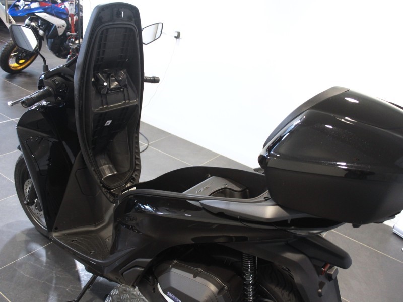  Honda SH125i Plus Smart Top Box 5682310
