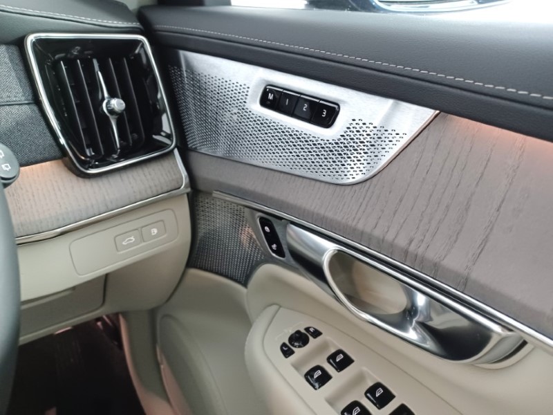 2025 (75) VOLVO XC90 2.0 T8 PHEV Ultra Dark 5dr AWD Geartronic 4505835