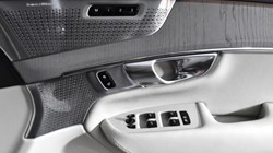 2025 (75) VOLVO XC90 2.0 T8 PHEV Ultra Dark 5dr AWD Geartronic 4505860