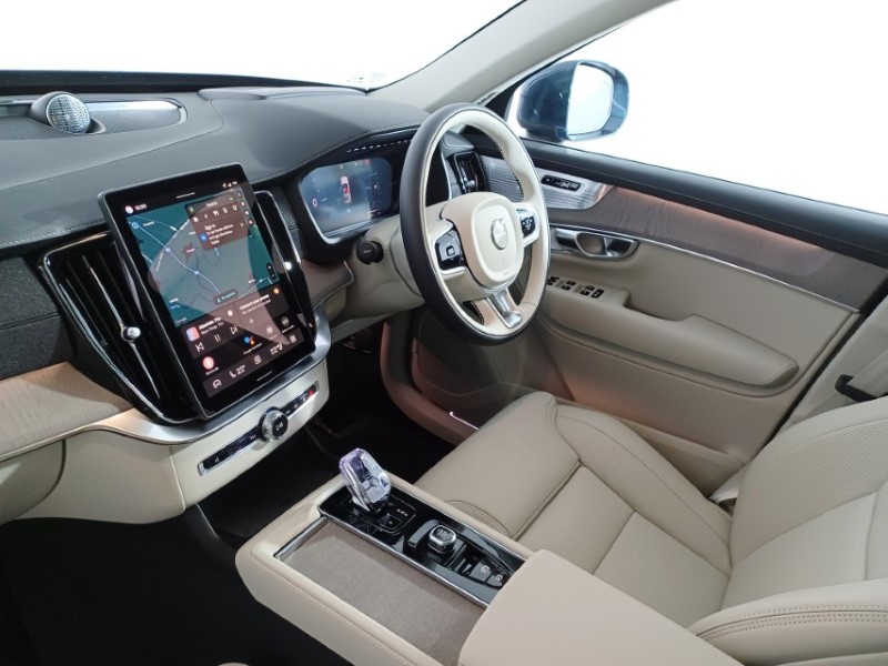 2025 (75) VOLVO XC90 2.0 T8 PHEV Ultra Dark 5dr AWD Geartronic 4505840