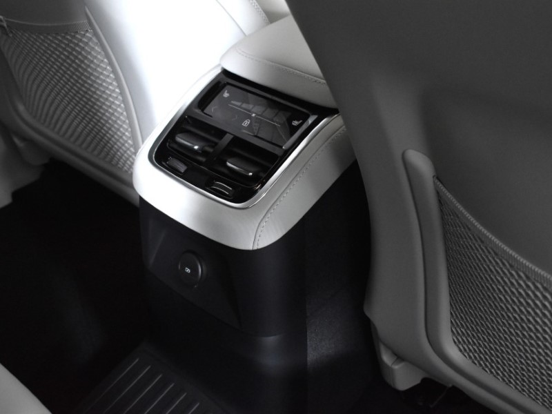 2025 (75) VOLVO XC90 2.0 T8 PHEV Ultra Dark 5dr AWD Geartronic 4505873