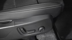 2024 (74) VOLVO XC40 2.0 B4P Plus Dark 5dr Auto 4495290