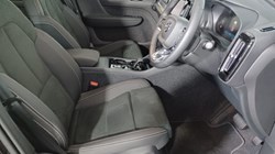 2024 (74) VOLVO XC40 2.0 B4P Plus Dark 5dr Auto 4495260
