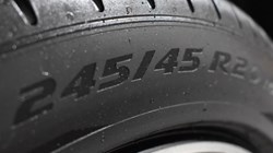 2024 (74) VOLVO XC40 2.0 B3P Plus Dark 5dr Auto 4541230