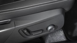 2024 (74) VOLVO XC40 2.0 B3P Plus Dark 5dr Auto 4541223