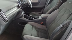2024 (74) VOLVO XC40 2.0 B3P Plus Dark 5dr Auto 4541198