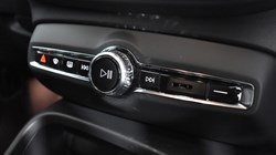 2024 (74) VOLVO XC40 2.0 B3P Plus Dark 5dr Auto 4541219