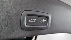 2024 (74) VOLVO XC40 2.0 B3P Plus Dark 5dr Auto 4541207