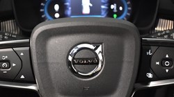 2024 (74) VOLVO XC40 2.0 B3P Plus Dark 5dr Auto 4541211