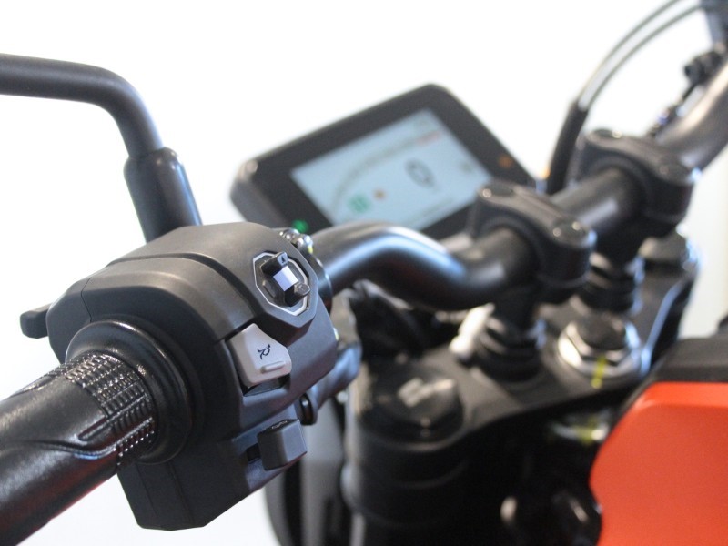 Honda CB125R 5694775