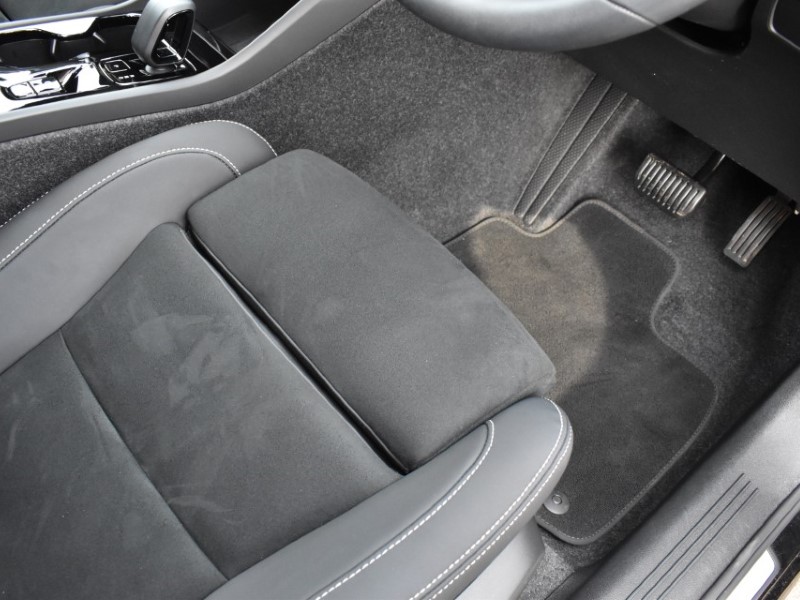 2025 (75) VOLVO XC40 2.0 B3P Plus Black Edition 5dr Auto 5141679