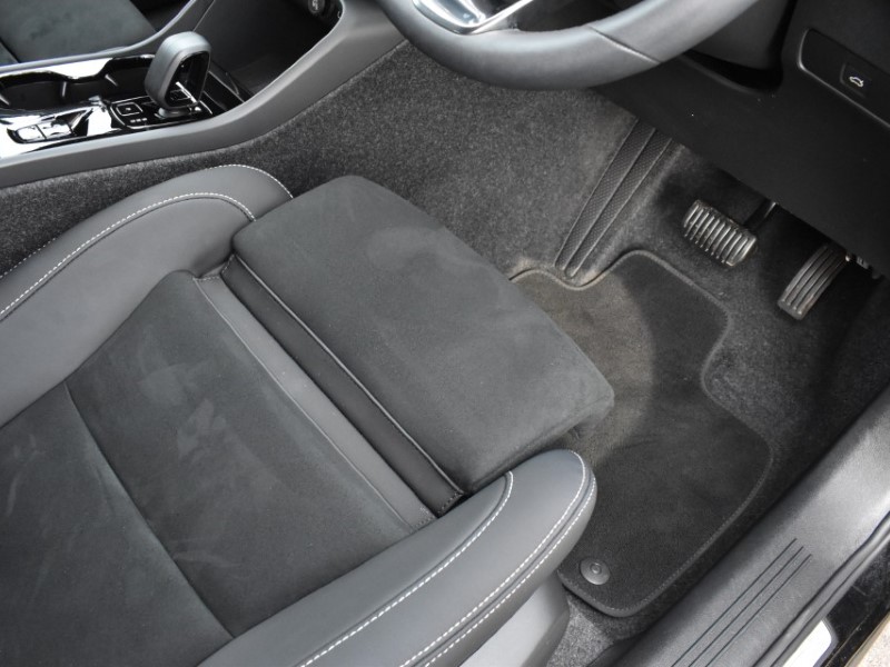 2025 (75) VOLVO XC40 2.0 B3P Plus Black Edition 5dr Auto 5141680