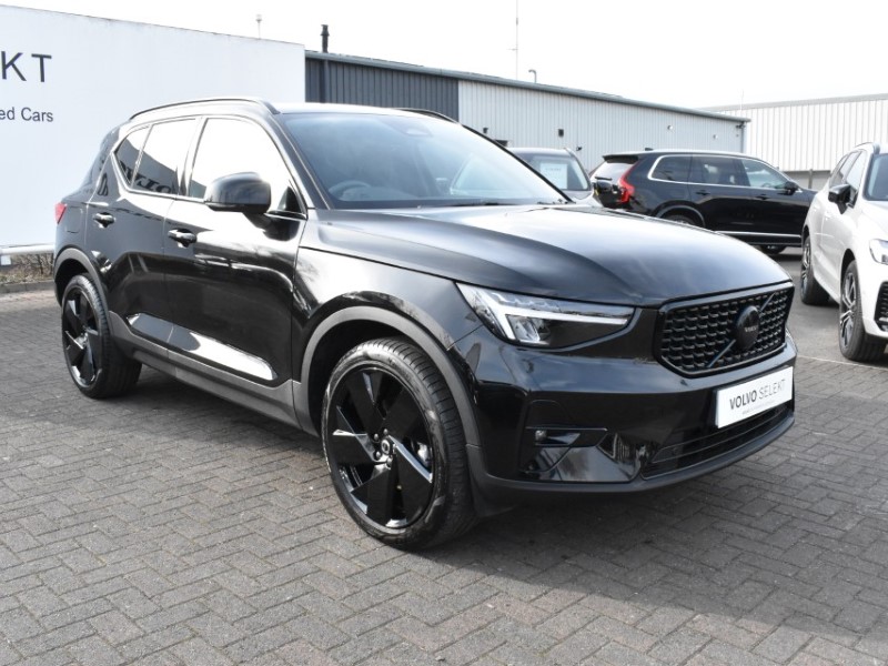 2025 (75) VOLVO XC40 2.0 B3P Plus Black Edition 5dr Auto