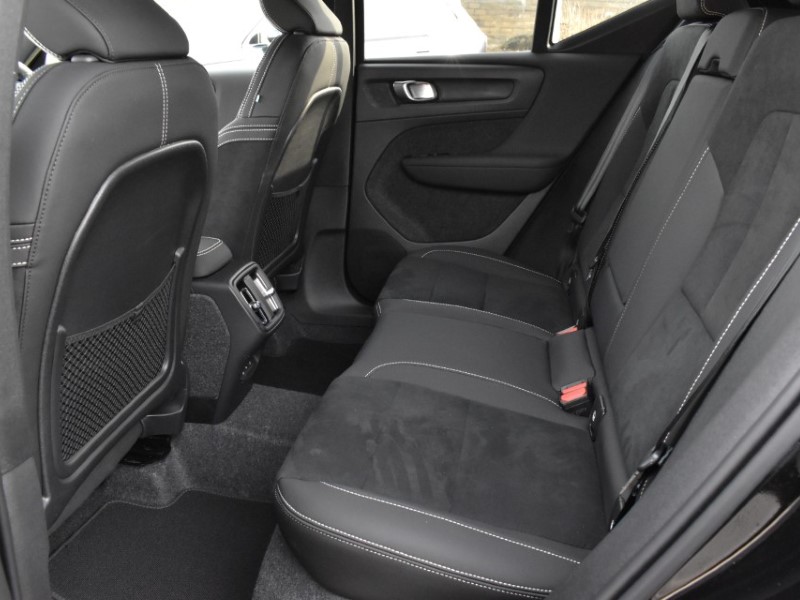 2025 (75) VOLVO XC40 2.0 B3P Plus Black Edition 5dr Auto 5141694