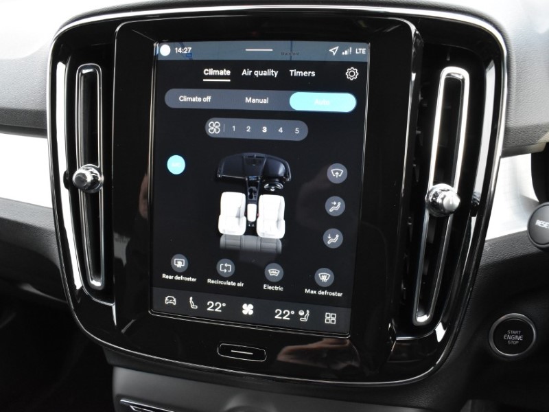 2025 (75) VOLVO XC40 2.0 B3P Plus Black Edition 5dr Auto 5141670