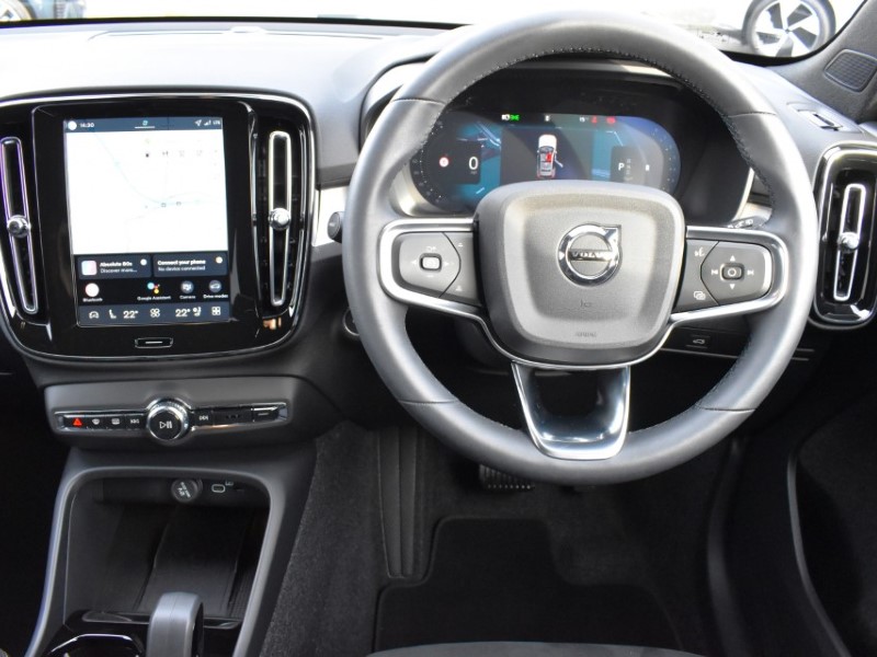 2025 (75) VOLVO XC40 2.0 B3P Plus Black Edition 5dr Auto 5141687