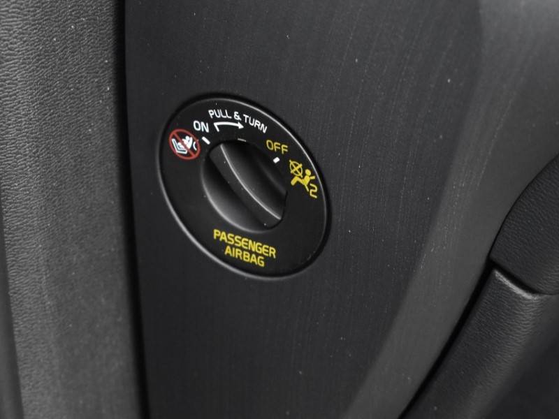 2025 (75) VOLVO XC40 2.0 B3P Plus Black Edition 5dr Auto 5141689