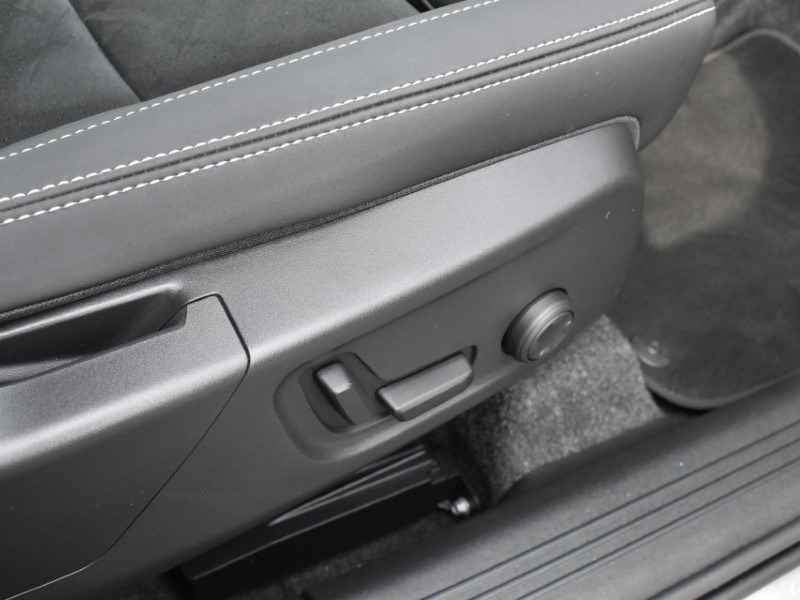 2025 (75) VOLVO XC40 2.0 B3P Plus Black Edition 5dr Auto 5141678