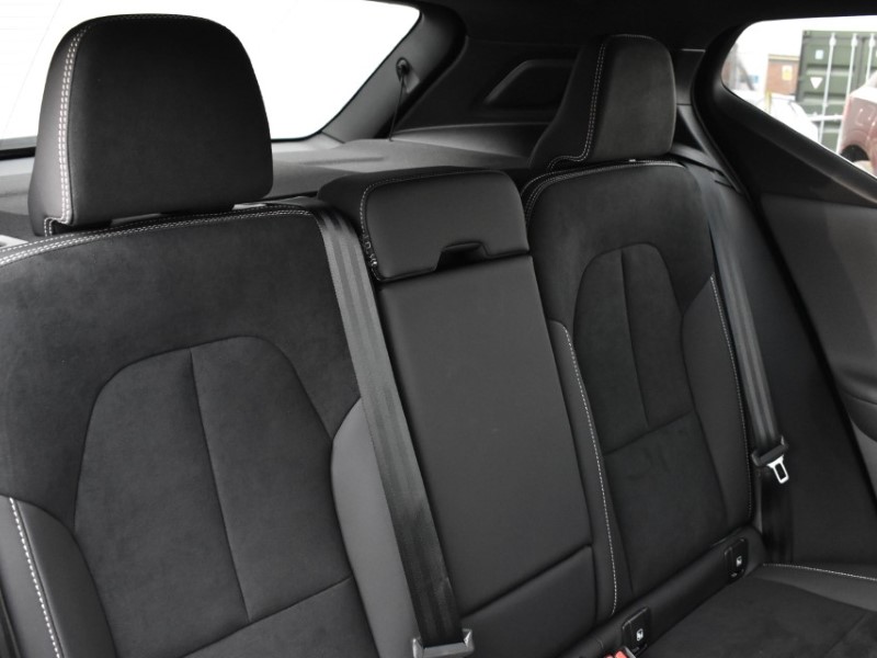 2025 (75) VOLVO XC40 2.0 B3P Plus Black Edition 5dr Auto 5141684