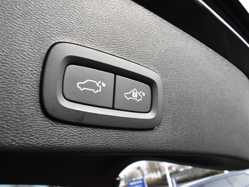 2025 (75) VOLVO XC40 2.0 B3P Plus Black Edition 5dr Auto 5141698