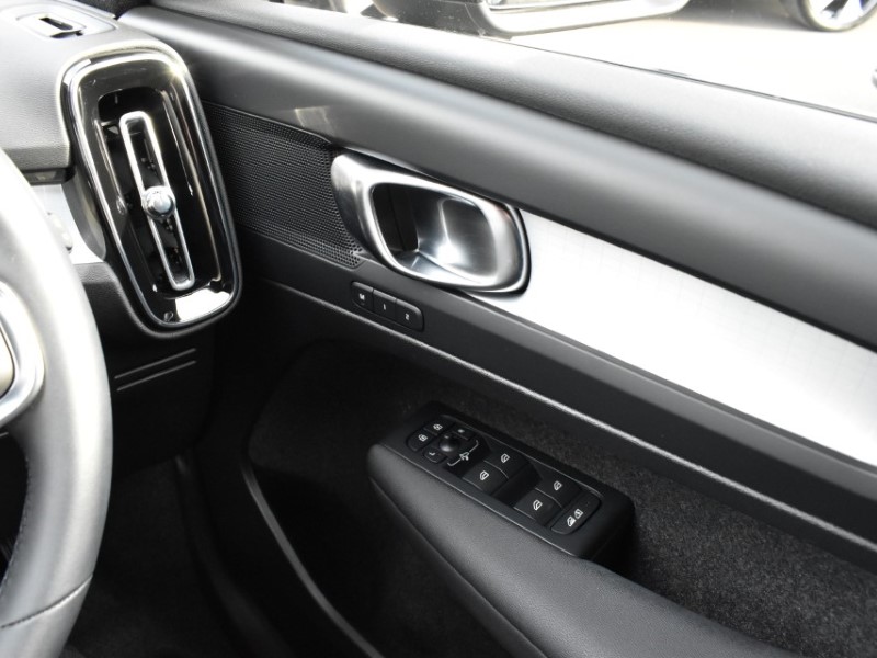 2025 (75) VOLVO XC40 2.0 B3P Plus Black Edition 5dr Auto 5141674