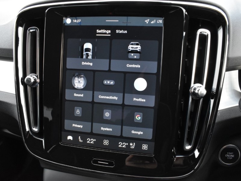 2025 (75) VOLVO XC40 2.0 B3P Plus Black Edition 5dr Auto 5141669