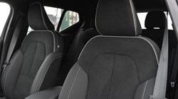 2025 (75) VOLVO XC40 2.0 B3P Plus Black Edition 5dr Auto 5141693