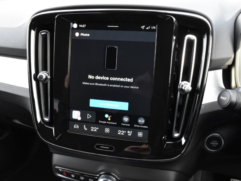 2025 (75) VOLVO XC40 2.0 B3P Plus Black Edition 5dr Auto 5141672