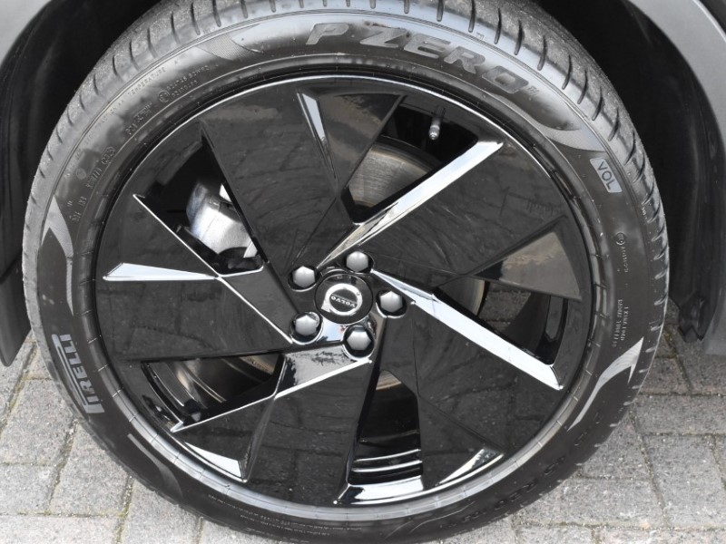 2025 (75) VOLVO XC40 2.0 B3P Plus Black Edition 5dr Auto 5141700